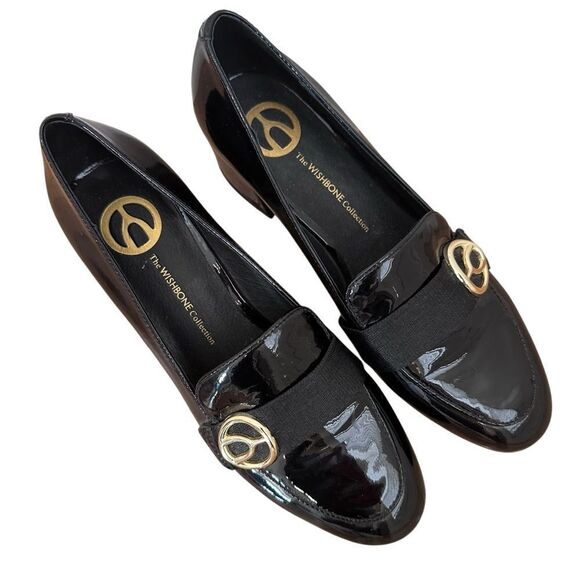 The Wishbone Collection Black Patent Block Heel Gold Embellished Loafer Size 6.5 - Picture 5 of 8